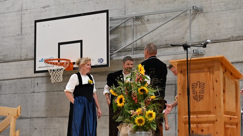 Die Berner Älpler holen sich an der Alpkäsemeisterschaft den Lohn des Sommers ab