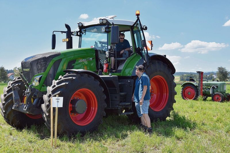 Am Fendt-Treffen im Bernbiet schlagen Fan-Herzen schneller