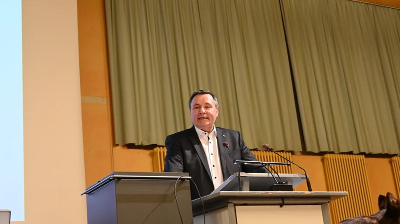 Sie kämpfen gemeinsam gegen den Wolf