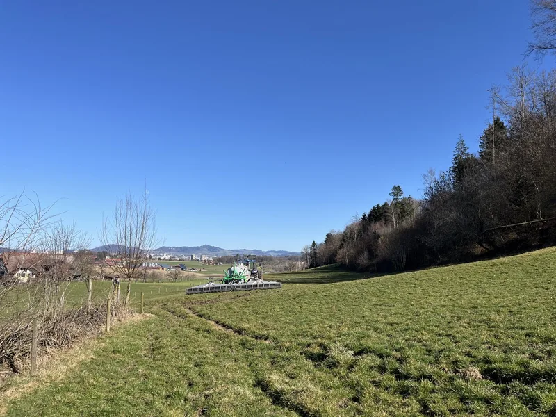 18 Grad im Februar: Was Bauern bei Gülle und Weiden jetzt beachten müssen