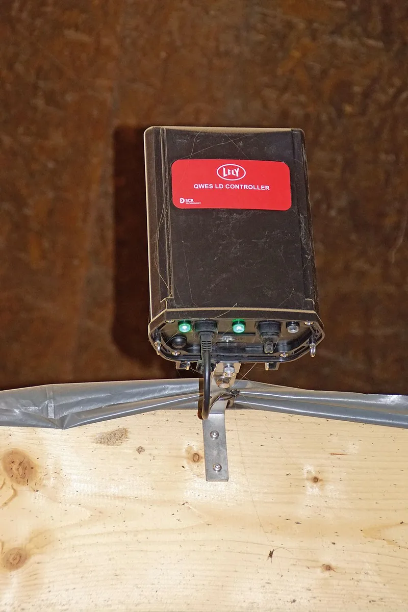 Diese Antenne überträgt die Signaleder Sensoren an den Controller.