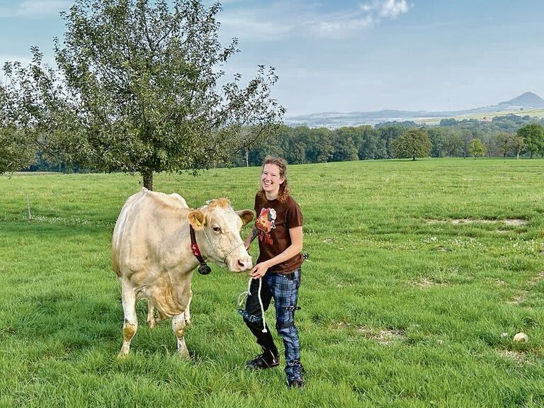 Besonders schätzt Katia Rühli die Kuh Barbara. Sie hat eine Lebensmilchleistung von über 125 000 kg Milch.