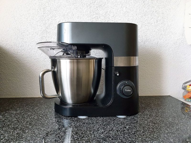Das Lieblingsküchengerät von Redaktorin Stefanie Giger ist die Küchenmaschine «Turbo Tronic».