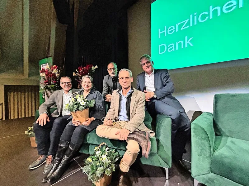 Auf dem grünen Sofa nahmen Platz: Martin Hübscher, Babette Sigg Frank und Mathias Binswanger (vorne v. l.). In der hinteren Reihe Moderator Reto Brennwald und BLW-Direktor Christian Hofer.