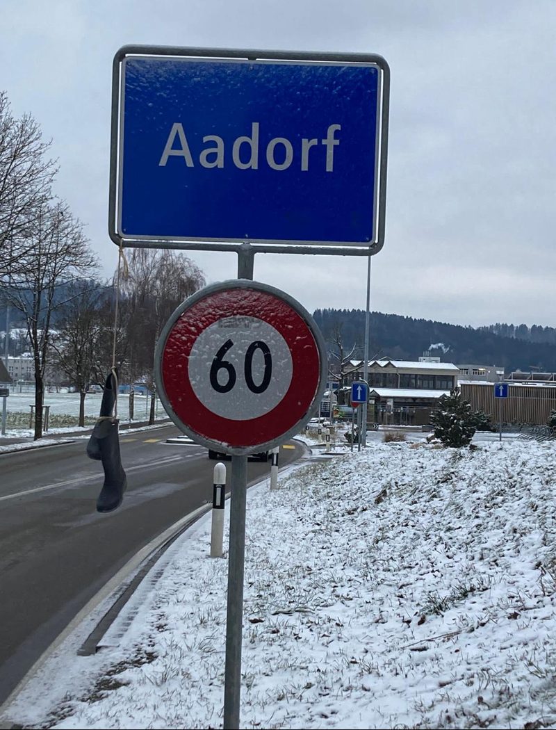 Aber warum hängen denn hier Stiefel?