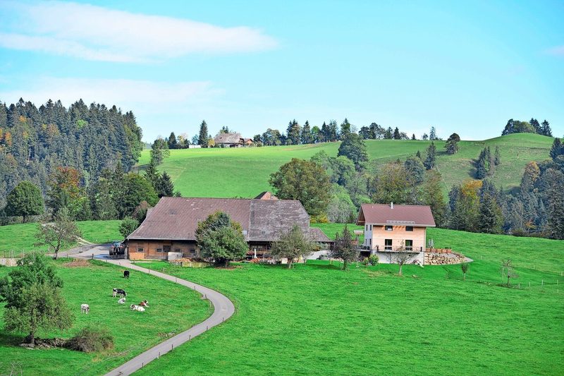 Der schöne Betrieb Längfeldhubel von Familie Salzmann auf dem Siehen bei Eggiwil.