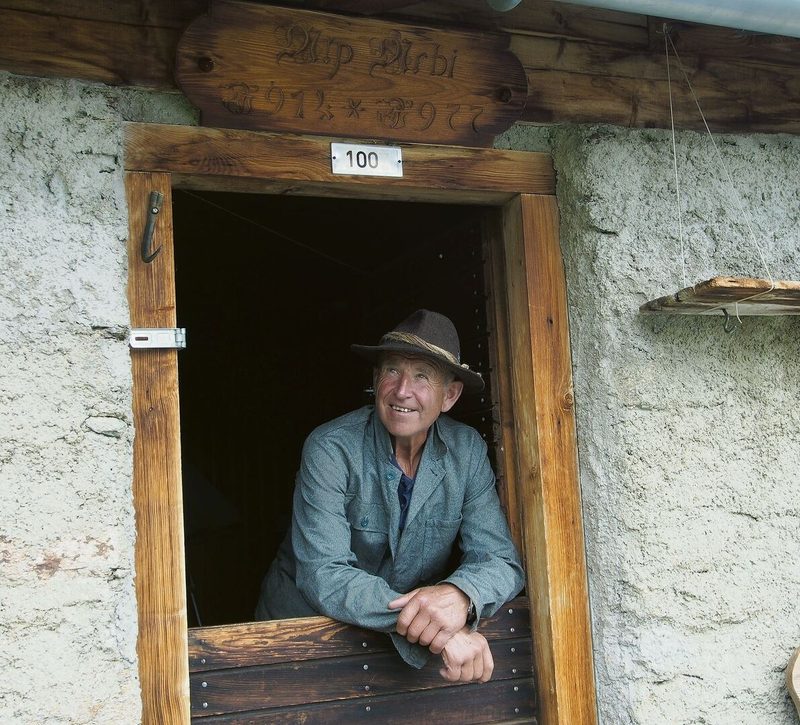 Walter Stucki verbringt die Alpsaison auf der Alp Aebi (2060 m ü. M.) bei Klosters.