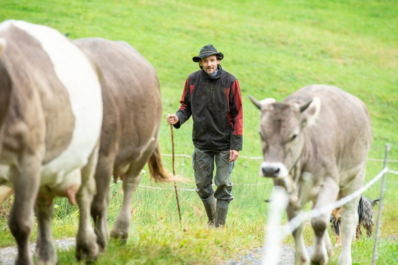 «So schlecht wie jetzt sehe ich seit gestern», sagt Biobauer Donat Capaul über sein noch vorhandenes Augenlicht