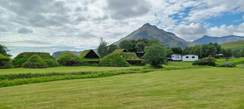 Mit 26 Schweizern Island entdeckt