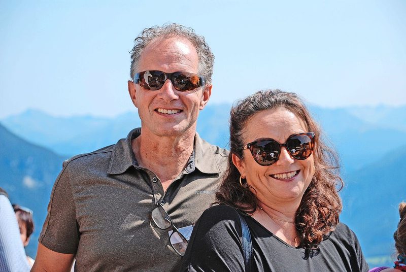 Lucia und Peter Küchler haben ihren Berufsweg gemeinsam begonnen. Sie freuen sich nach der Pensionierung das Leben zu geniessen.
