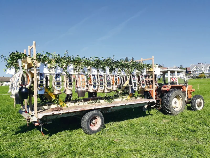 Die vielen Wanderpreise konnten während der Ausstellung auf dem Glockenwagen bestaunt werden. Es werden im Hirzel jeweils deren über 30 verteilt.