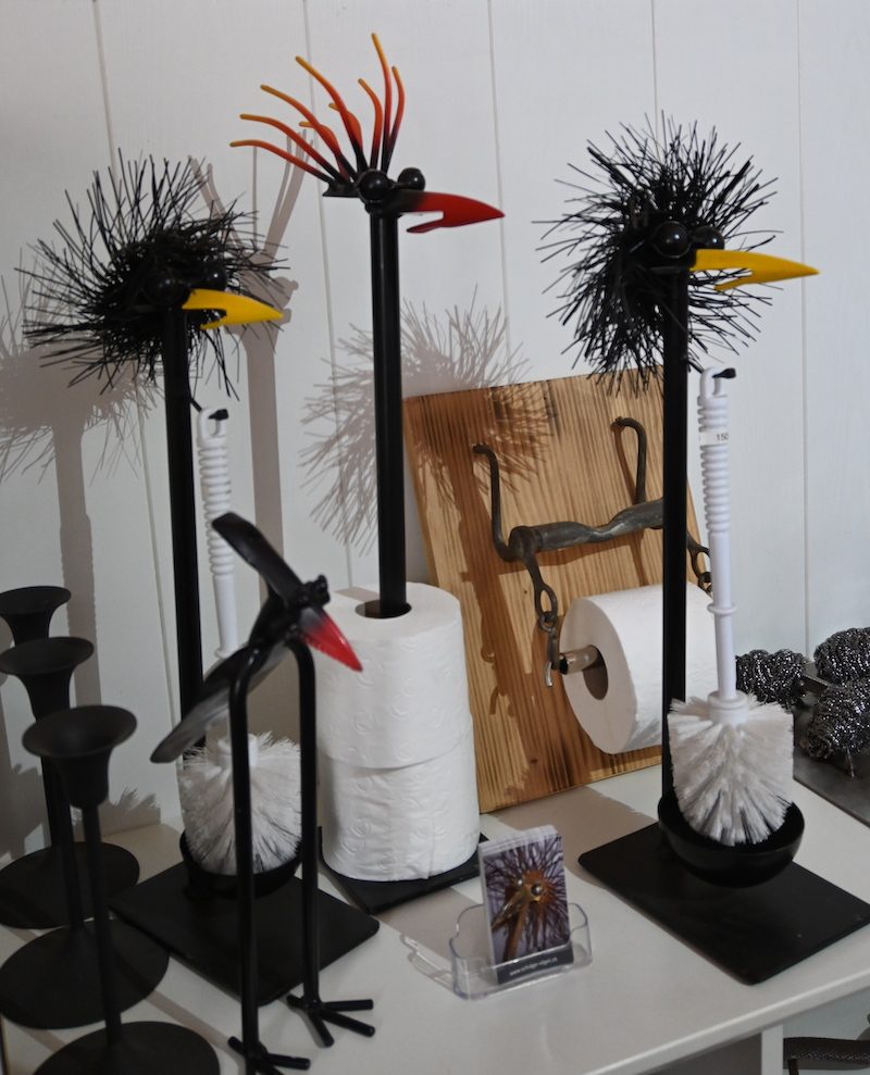 «Schräge Vögel» aus Alteisen, gemacht von Roger Streit. (Bilder jba)