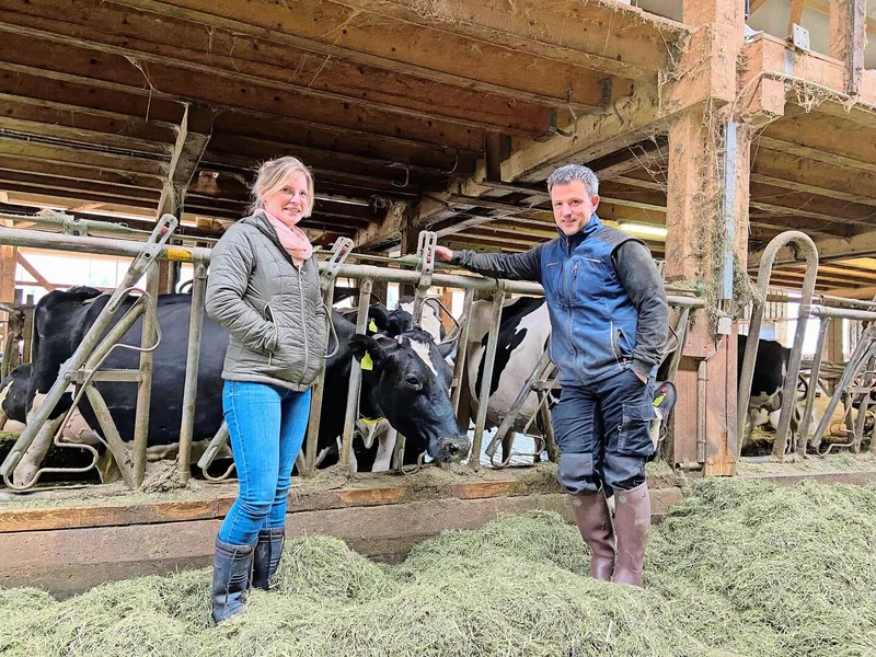 Aurélie und Simon Chèvre halten aus Überzeugung Holstein. Viehschauen besuchen sie gerne privat als Zuschauer(innen).