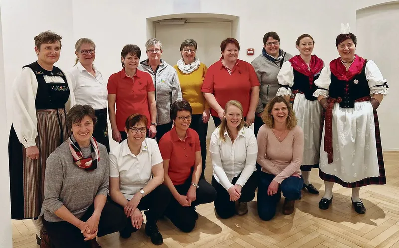 Ehrung für die Mitarbeiterinnen der Landfrauen-Apéro-Gruppe. Die vielfältigen Angebote sind sehr gefragt.