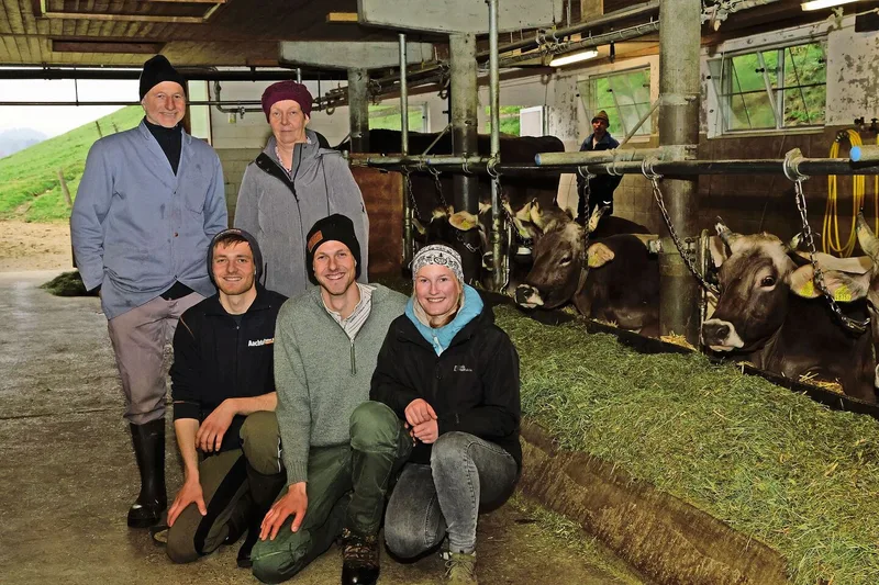 Sepp und Karin Knellwolf (hinten) mit Thomas und Andreas Knellwolf und Claudia Zurbuchen, Freundin von Andreas Knellwolf.