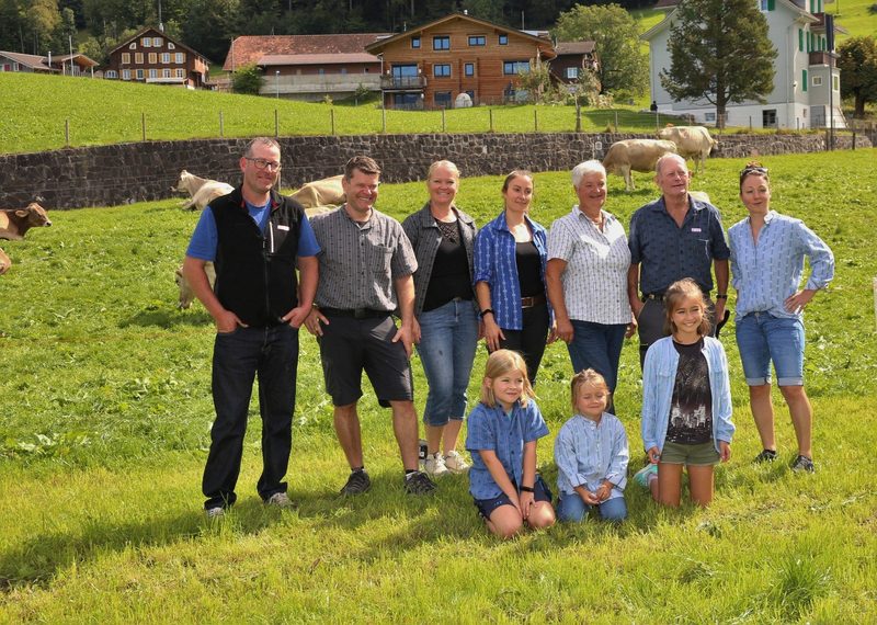 Die charakterstarken Mitarbeiterinnen im Milchviehstall