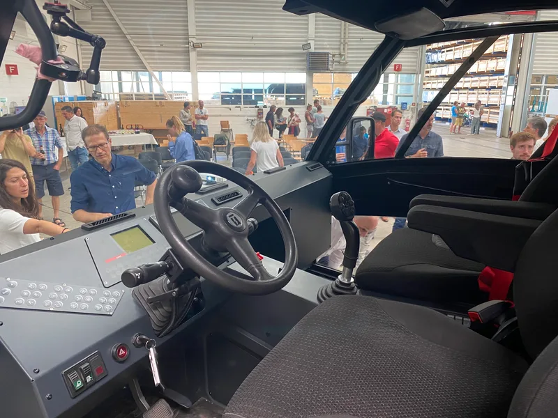 Drei Ostschweizer wollen mit ihrem Elektro-Transporter weit fort und hoch hinaus