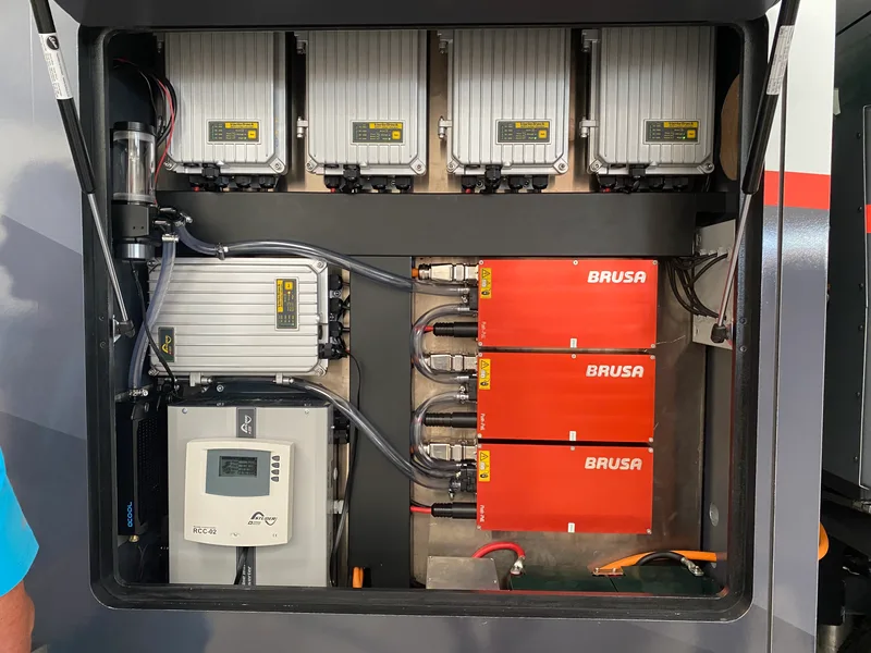 Drei Ostschweizer wollen mit ihrem Elektro-Transporter weit fort und hoch hinaus