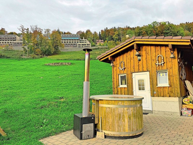Das Chalet mit Hotpot kommt bei den Gästen an.