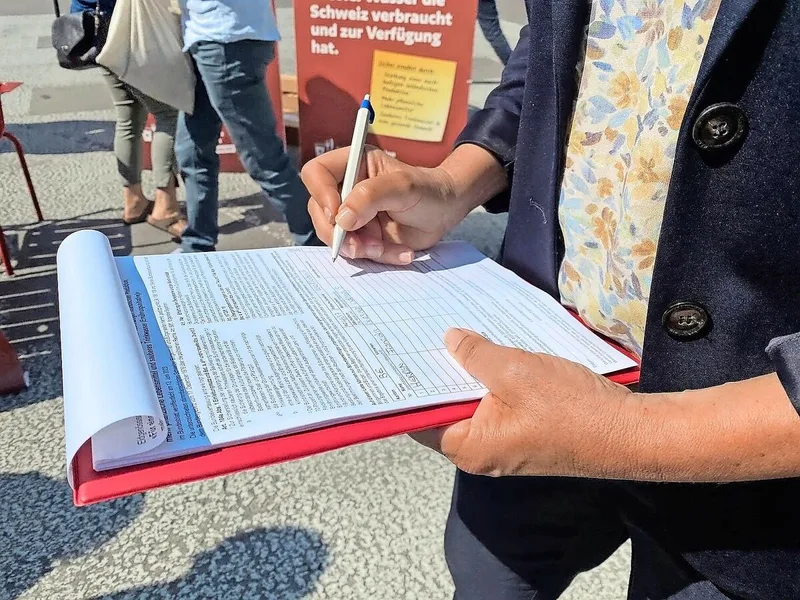Bis zum Ende der Sammelperiode haben rund 113 000 Personen für die Ernährungs-Initiative unterschrieben.