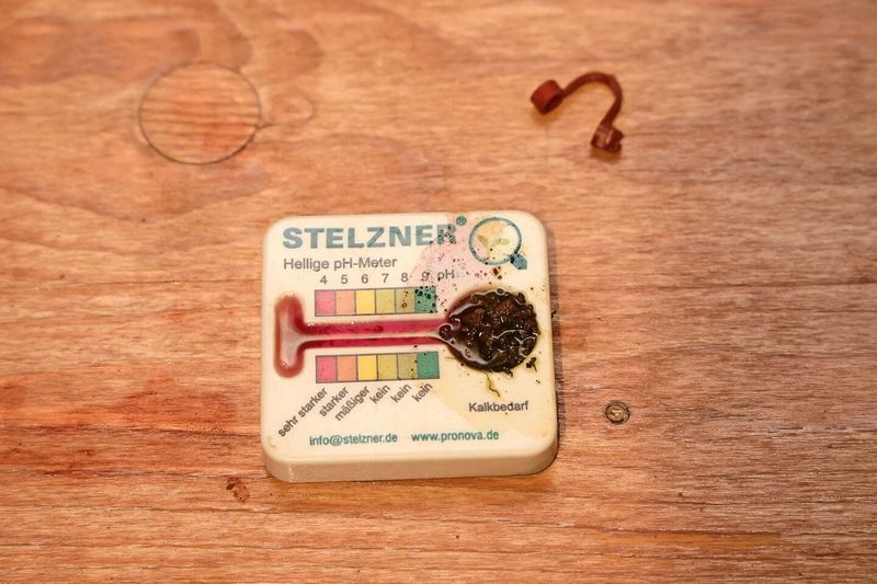 Bestimmt den pH – das Hellige pH-Meter.