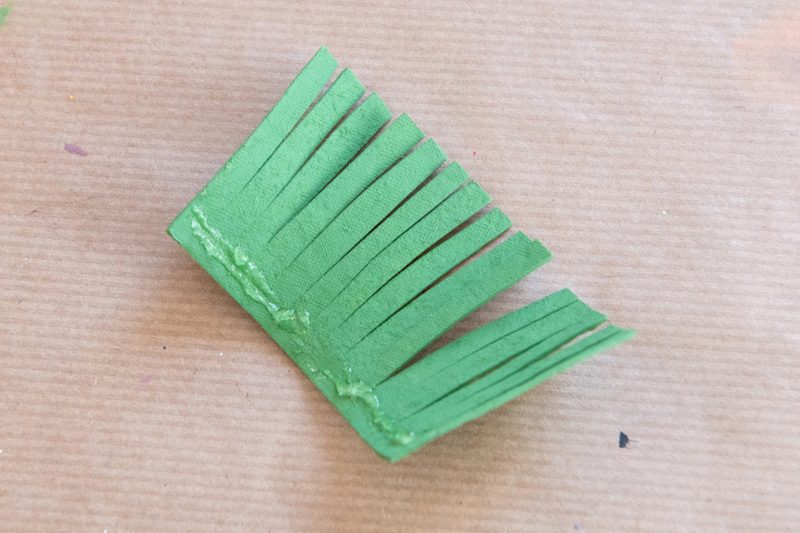 So entstehen aus Eierkartons herzige Hühner-Eierbecher, Häsli und Rüebli