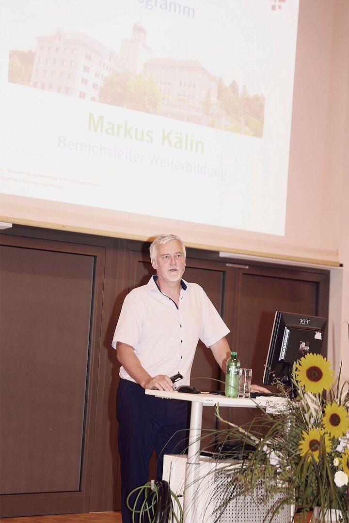Seine letzte Feier: Markus Kälin, Leiter Weiterbildung, wurde gelobt und lobte die aufgestellte Klasse.