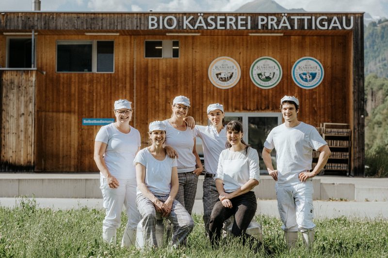 Bio Käserei Prättigau lanciert Käse mit Kuhgeschichten