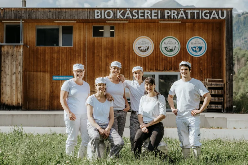 Bio Käserei Prättigau lanciert Käse mit Kuhgeschichten