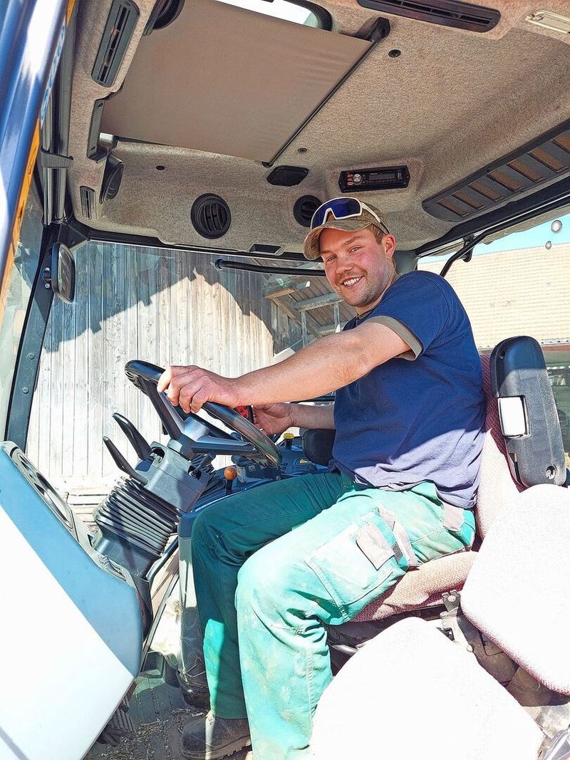 Reto Lehmann konnte mit den Häckselballen seine Traktorstunden fürs Ballentransportieren von 30 auf weniger als 10 Stunden reduzieren.