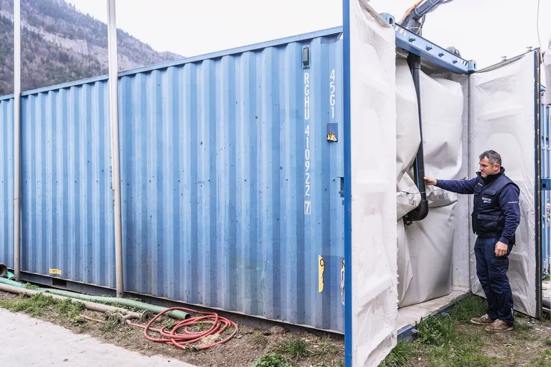 Allein schon mit einem Gas-Sack in einem Container könnten viele Bauern einen wertvollen Beitrag zur Energiewende und zum Klimaschutz leisten.