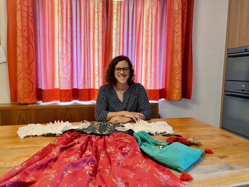 Das Tanzen in der Tracht ist fester Bestandteil im Leben von Ruth Bucher