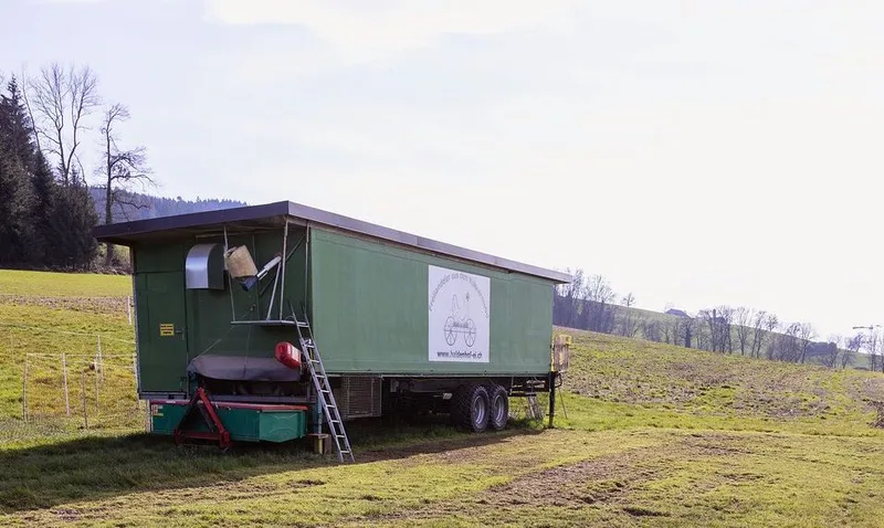 Ein Hühnermobil der Marke Eigenbau 