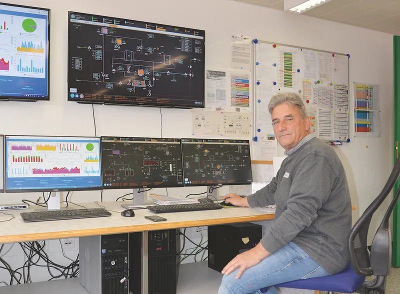 Marcel Pürro produziert in der ARA-Yverdon Flüssigdünger aus Klärschlamm. Bild: Beat Schmid