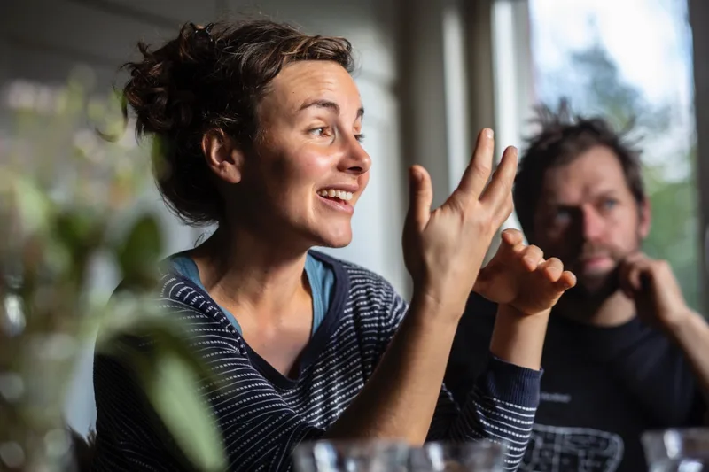«In der Solawi ist die Verpflichtung der Konsumenten grösser», sagt Marion Sonderegger, Landwirtin. Foto: Pia Neuenschwander