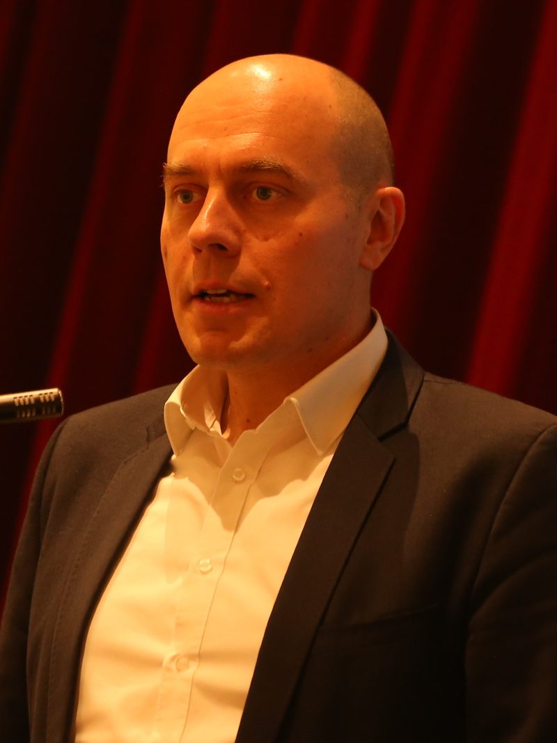 Aldi-Chef Jérôme Meyer bei den Jungbäuerinnen und -bauern