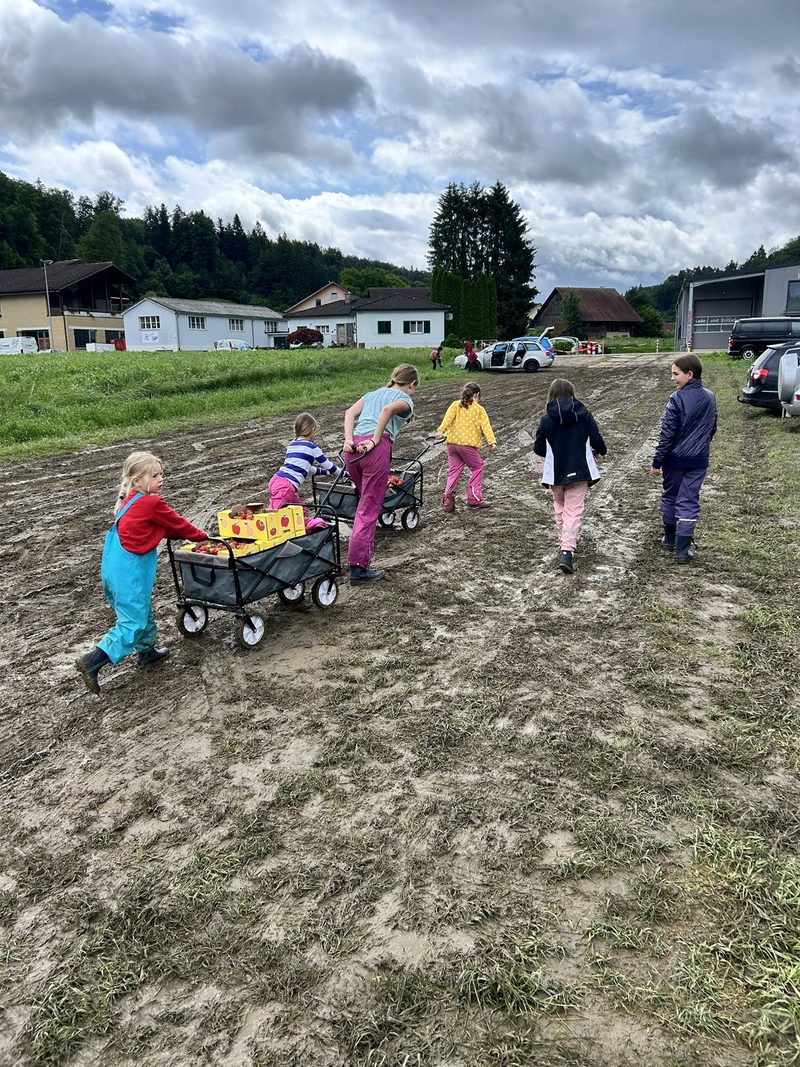 Patchworkfamilie auf dem Bauernhof mit 6 Töchtern: «Dani und ich haben ein Motto: ganz oder gar nicht», sagt Esthy Schmied