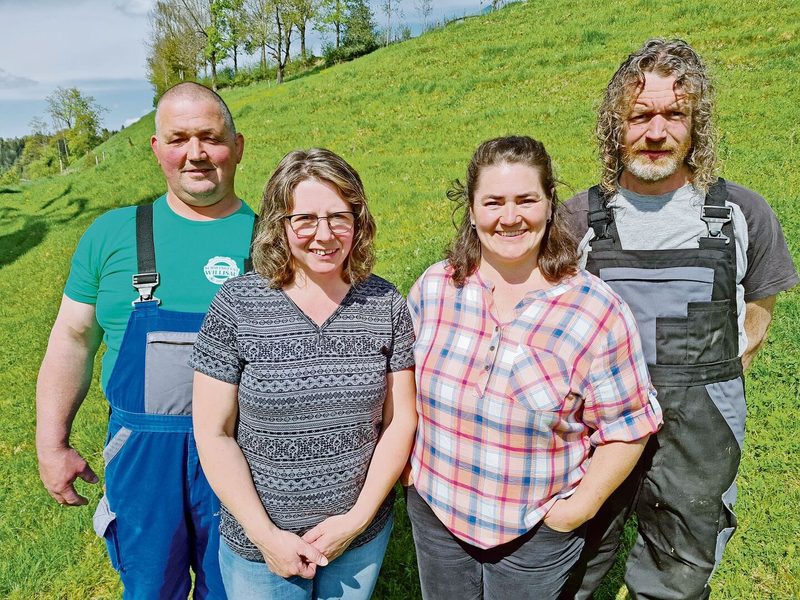Ebenfalls eine BG mit Milchwirtschaft und Schweinen: Familien Heller (links) und Meier aus Willisau.