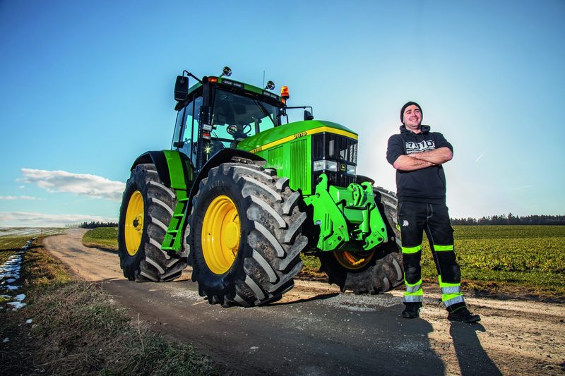 Jetzt bestellen: So sieht der TraumTraktor-Kalender 2025 aus