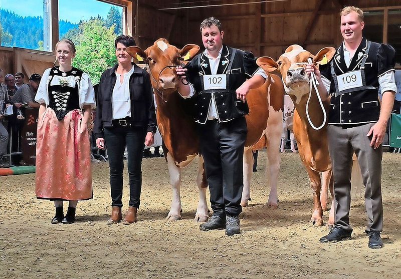 Zwei Schaulegenden holten die SF-Titel: Miss wurde Oralndo Soleil von Marco Egli (links) und den Schöneutertitel holte Aslan Hanova von Florian Matter.
