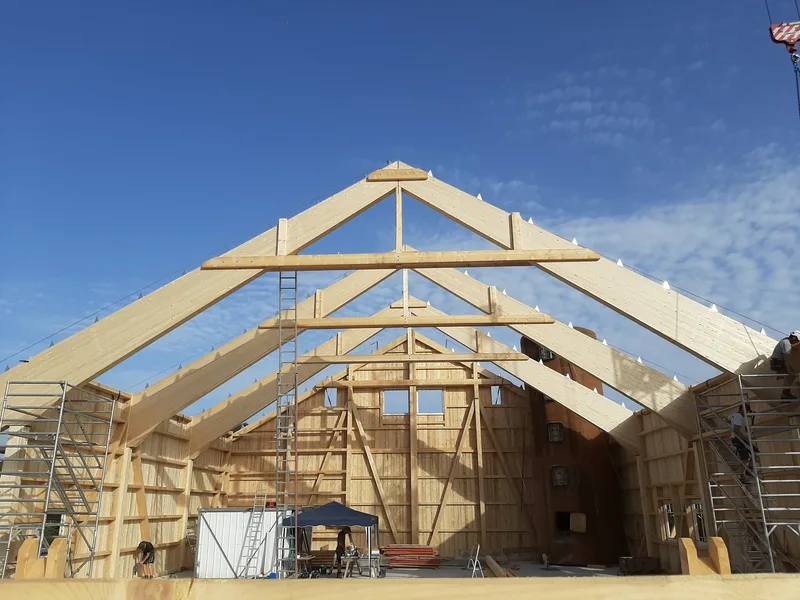 290 m3 eigenes Holz für den neuen Mutterkuhstall verbaut