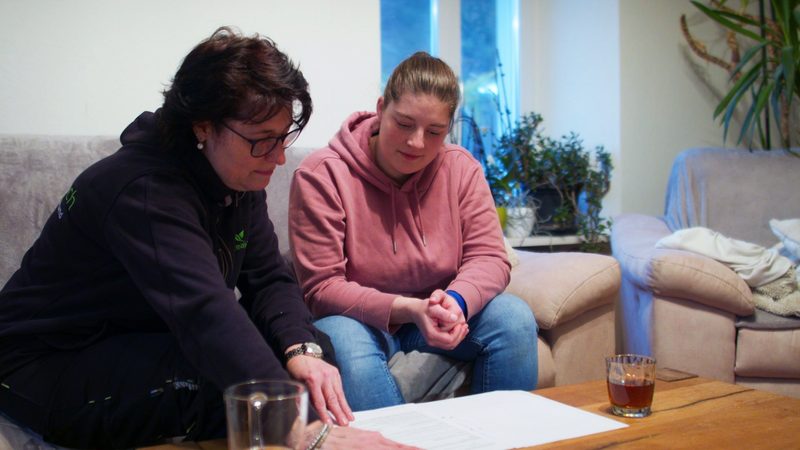 «Bäuerin: Ihre Arbeit, sein Land»