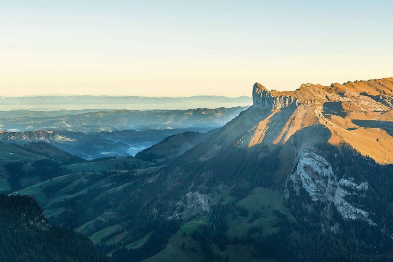Aus der Kindheit von Schosi gibt es keine Fotos. Das Bild zeigt die Region der Alp Laubersmad, wo sie als Kind auf die Alp ging.