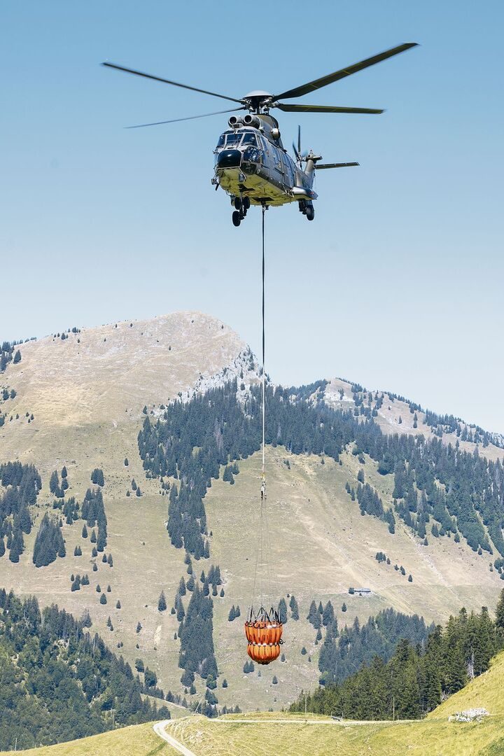 2022 musste die Armee Wasser fliegen.
