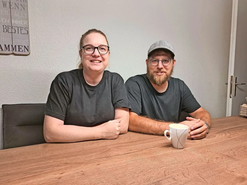 Renate und Josua Sommer von der Kammerjägerei Sommer GmbH sind alleine wegen der Asiatischen Hornisse mehrmals pro Woche im Einsatz.