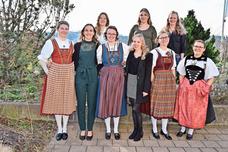 Aus dem Kanton Luzern konnten neun glückliche Frauen ihren Fachausweis am Strickhof entgegennehmen.