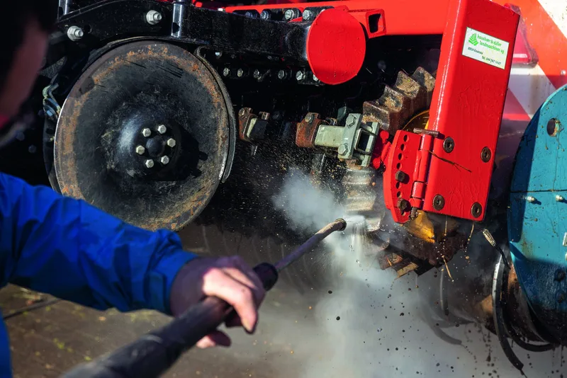 Landmaschinen für den Winterschlaf vorbereiten