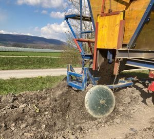 Ein Blick in den Spritztank zweier Bauern