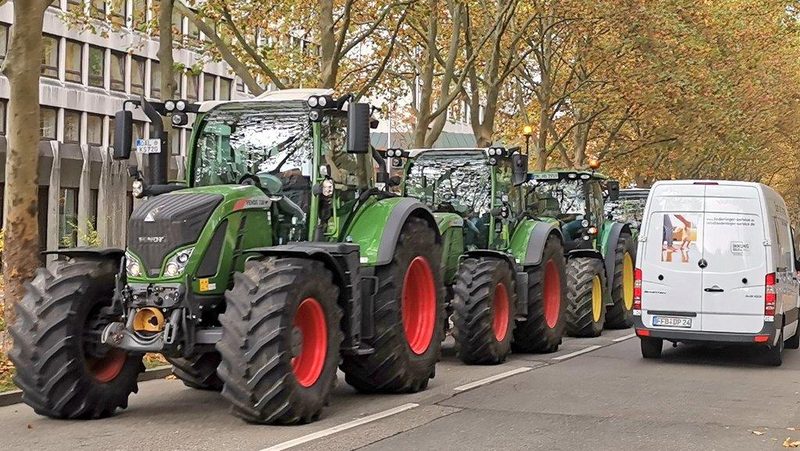 Demonstrationen in ganz Deutschland: Bauern wehren sich gegen das Agrarpaket