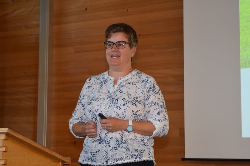 Schlussnoten 6.0 und 5.9: Bäuerin Anita Gstöhl und Meisterlandwirtin Priska Zellweger erhalten den Agrarmedienpreis